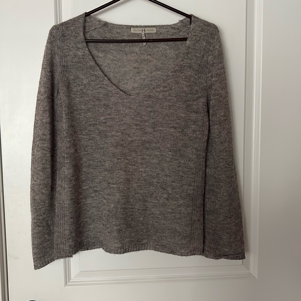 Halston heritage extra small gray V-neck sweater